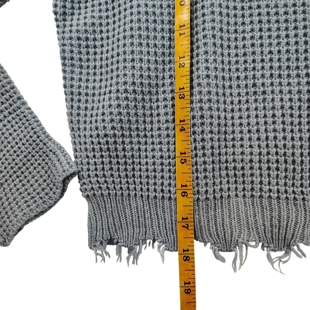 Moon & Madison Kids Small Blue Distressed Waffle Knit V-Neck Sweater SA611